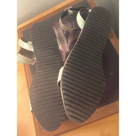 Loeffler Randall Gilda-Vass Sandal White & Green Embossed Flat With Box Sz 9.5 - Picture 11 of 11